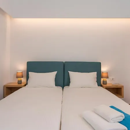 Hermes Front Apartmán