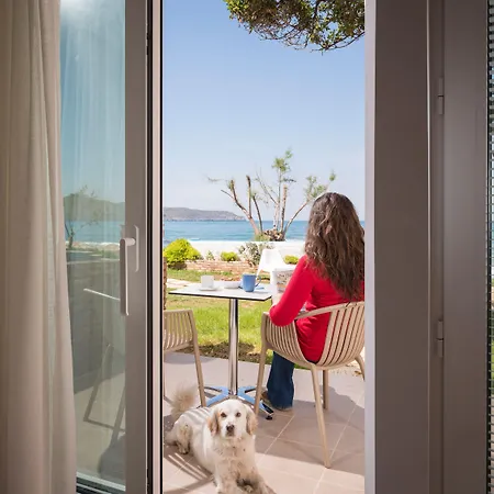 Hermes Front Apartmán