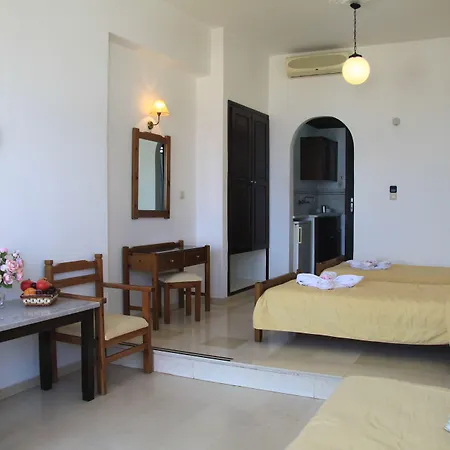 Hermes Front Apartment *