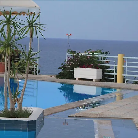 Hermes Front Apartment