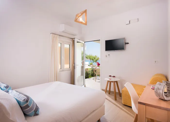 Hermes Front Apartment *