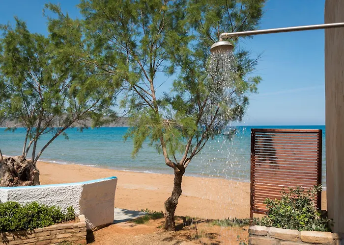 Hermes Front Apartment