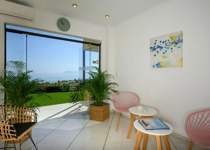 Hermes Front Apartment Stalós